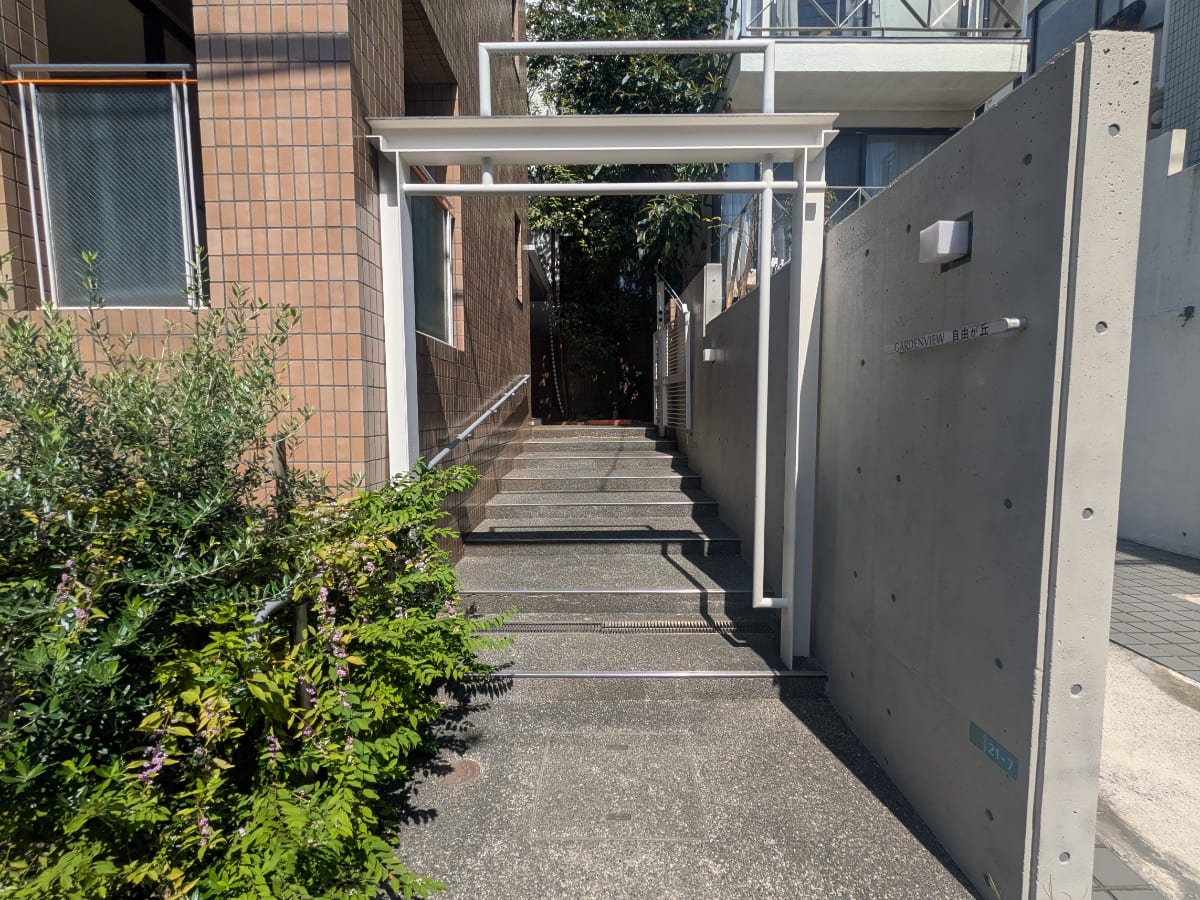 v20251114150803/fresh/building/J00100402746_3