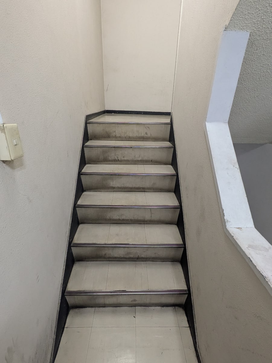 v20251114150803/fresh/building/J00100407596_15
