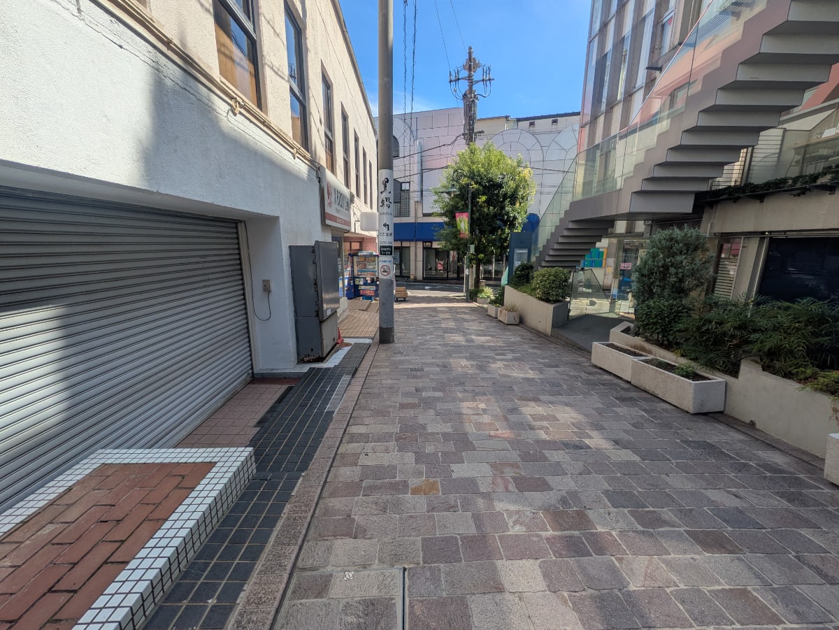 v20251114150803/fresh/building/J00100407596_2