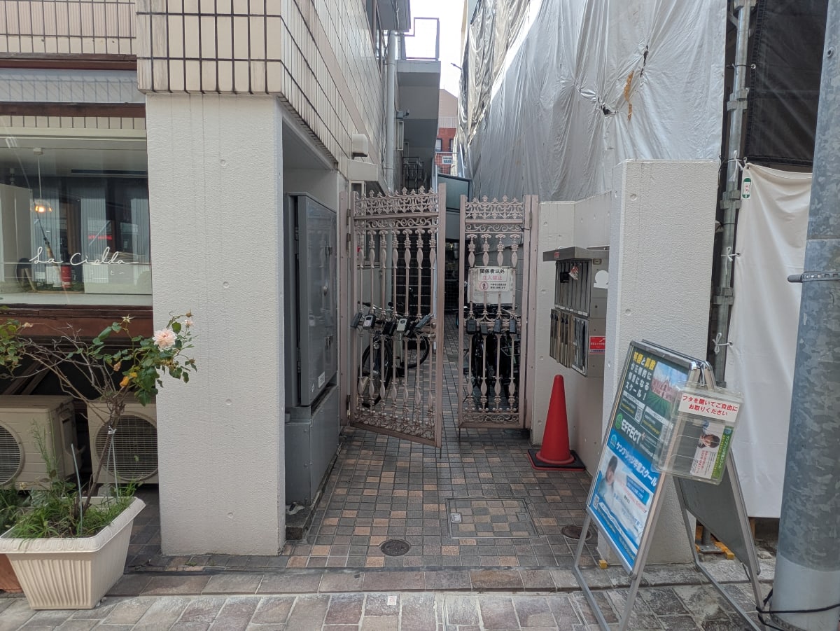 v20251114150803/fresh/building/J00100412132_12