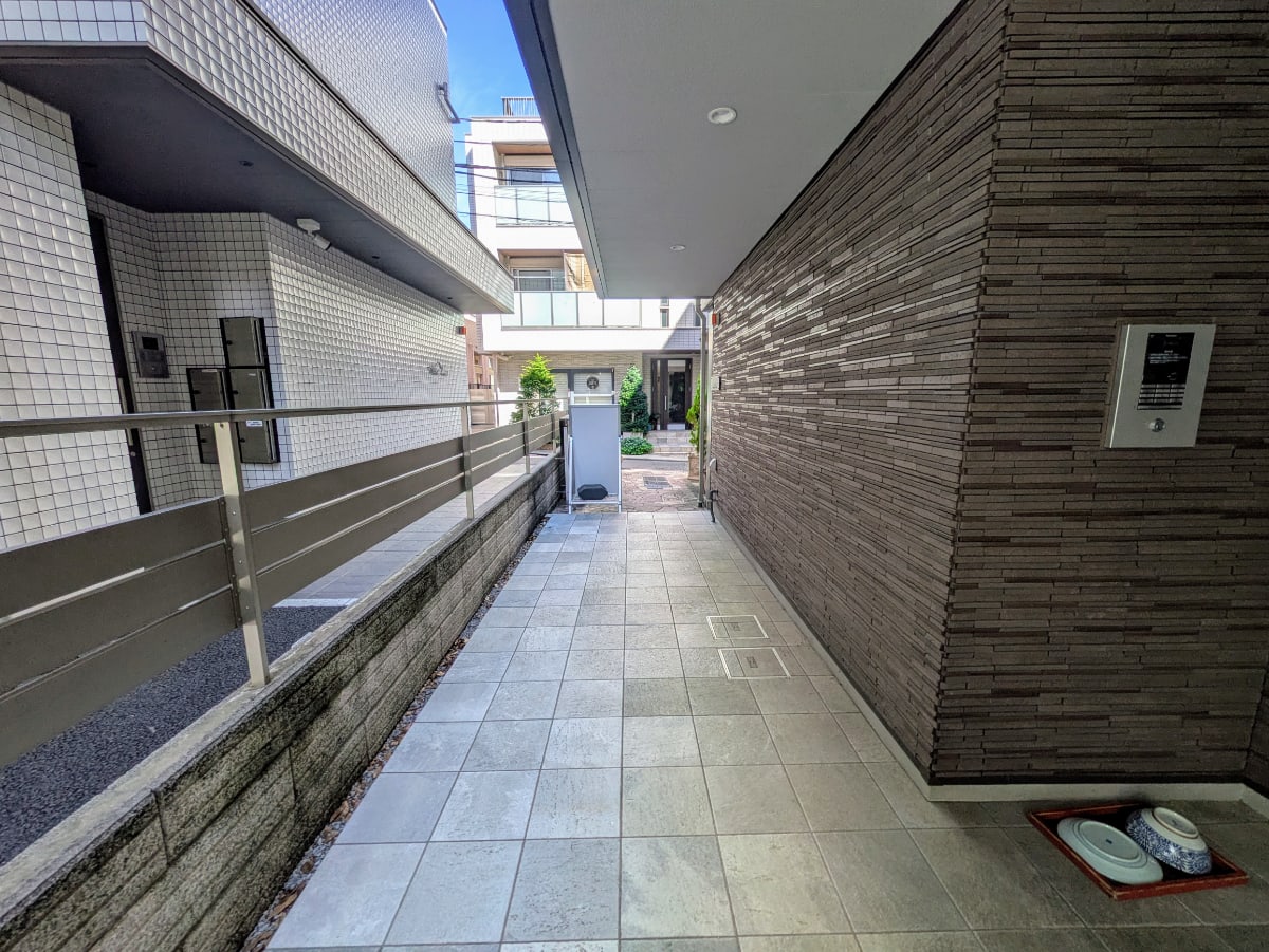 v20251114150803/fresh/building/J00100427236_13
