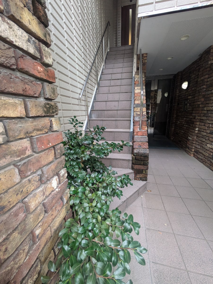 v20251117150812/fresh/building/J00100384298_16