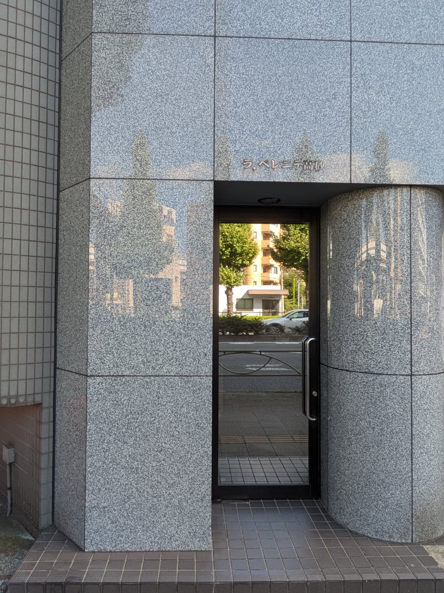 v20251118150804/fresh/building/J00100410352_3