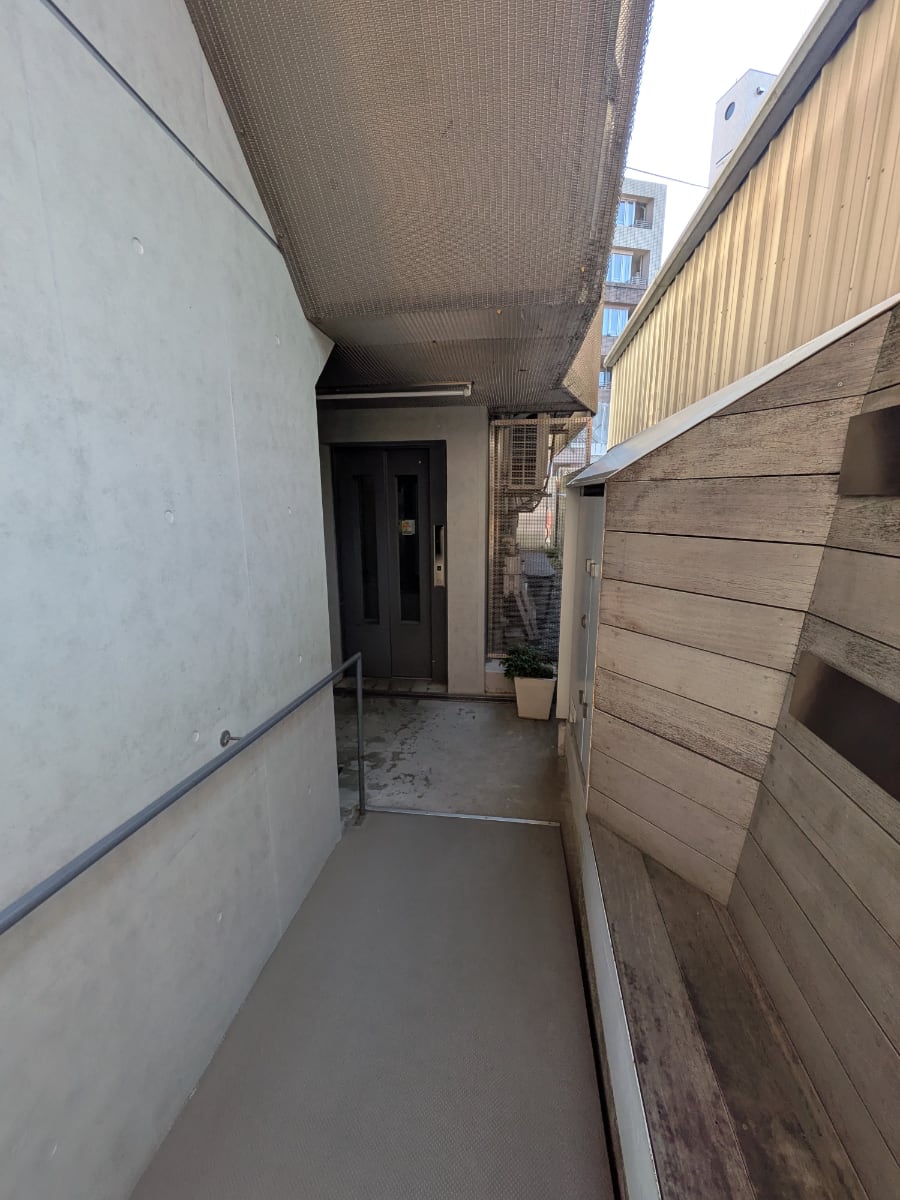 v20251120150807/fresh/building/J00100403182_13