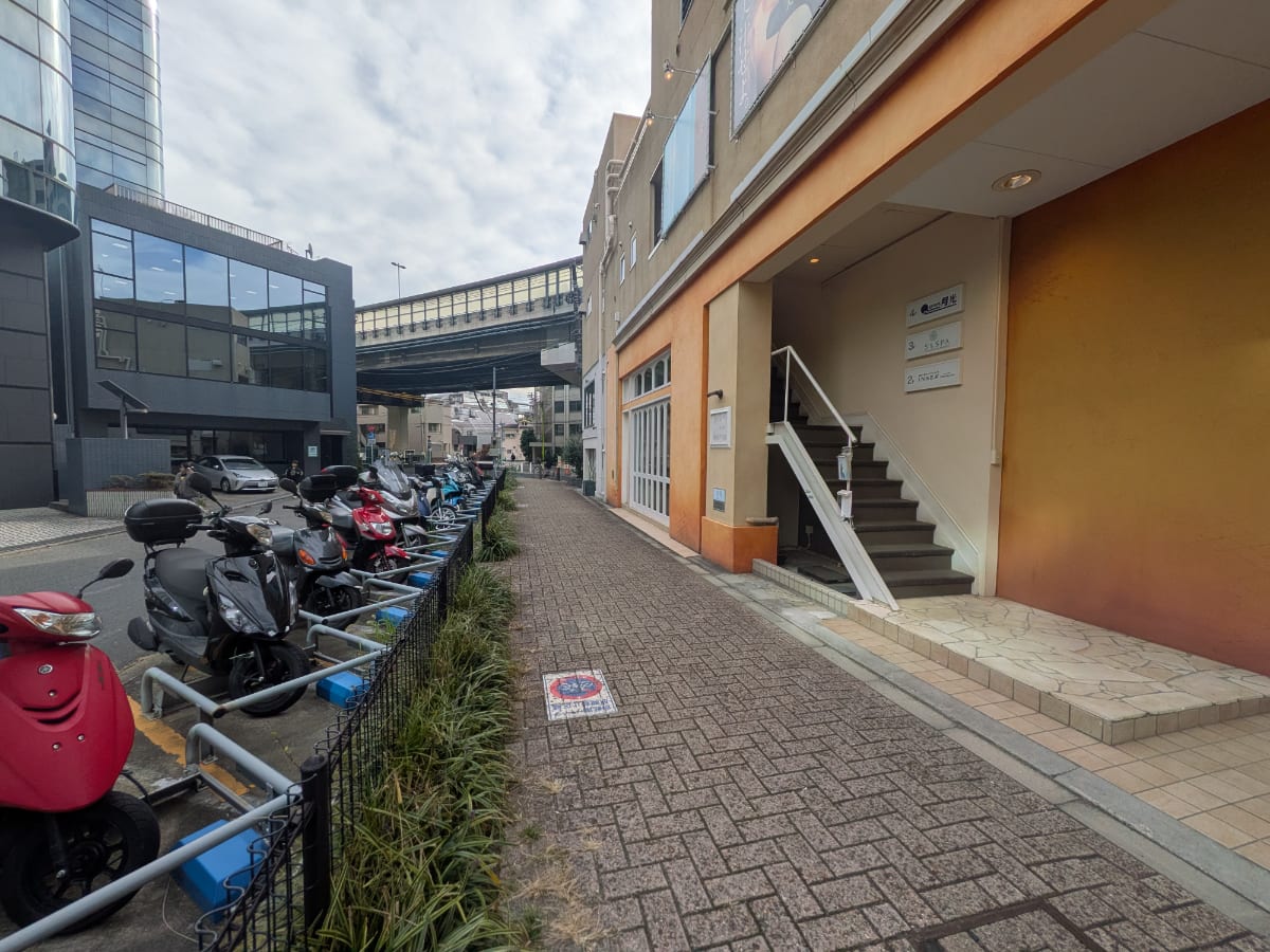 v20251120150807/fresh/building/J00100493105_11