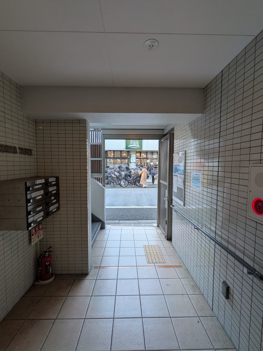 v20251120150807/fresh/building/J00100497175_16