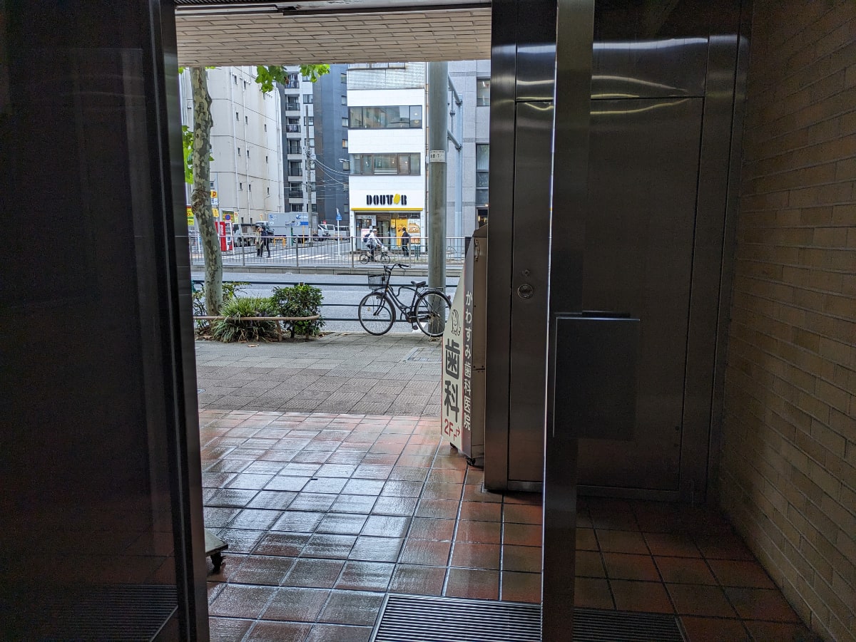 v20251123150654/fresh/building/J00100383714_17