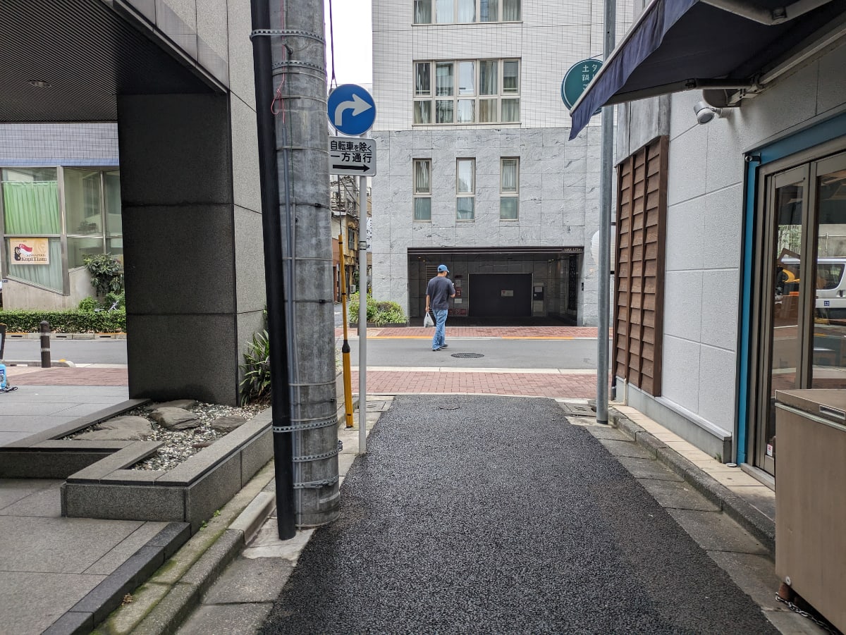 v20251123150654/fresh/building/J00100383726_13