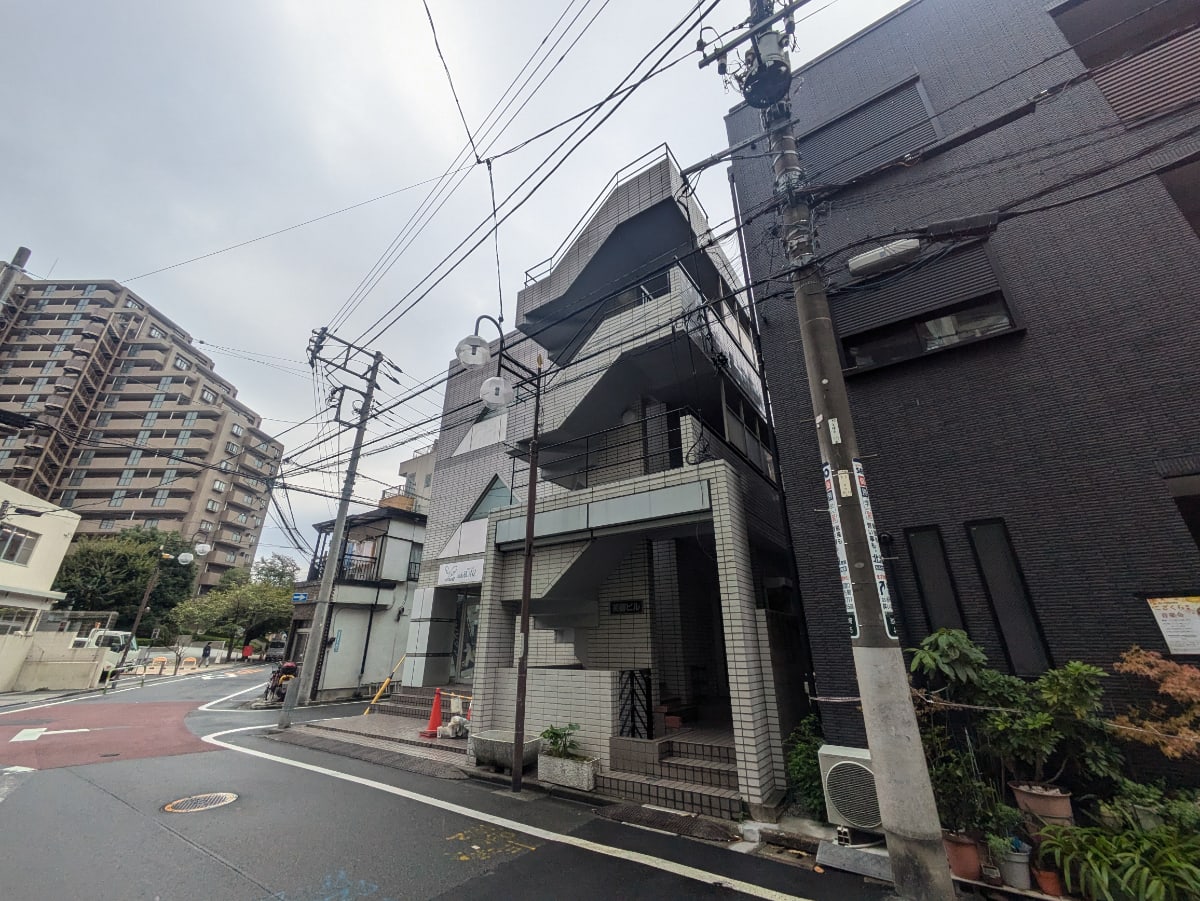 v20251123150654/fresh/building/J00100388584_11