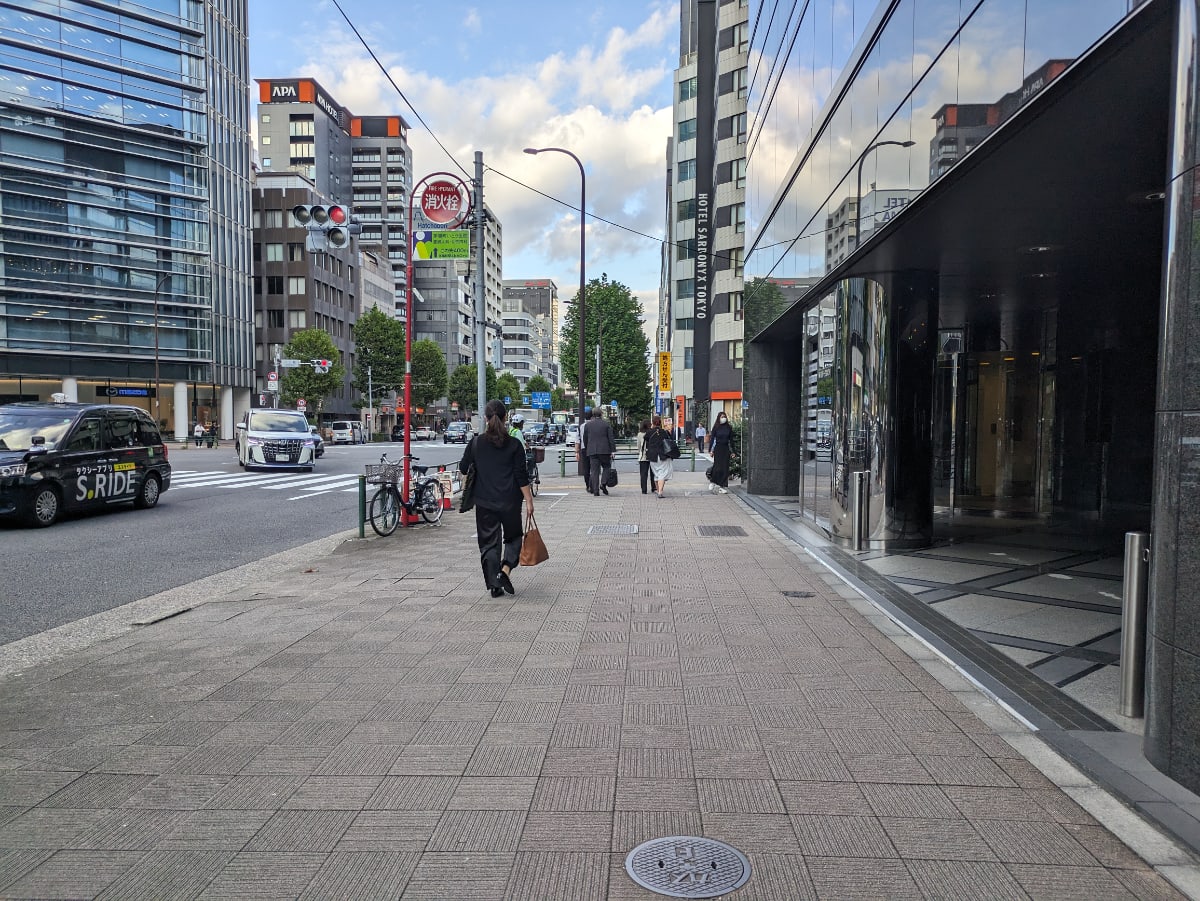 v20251123150654/fresh/building/J00100390698_17