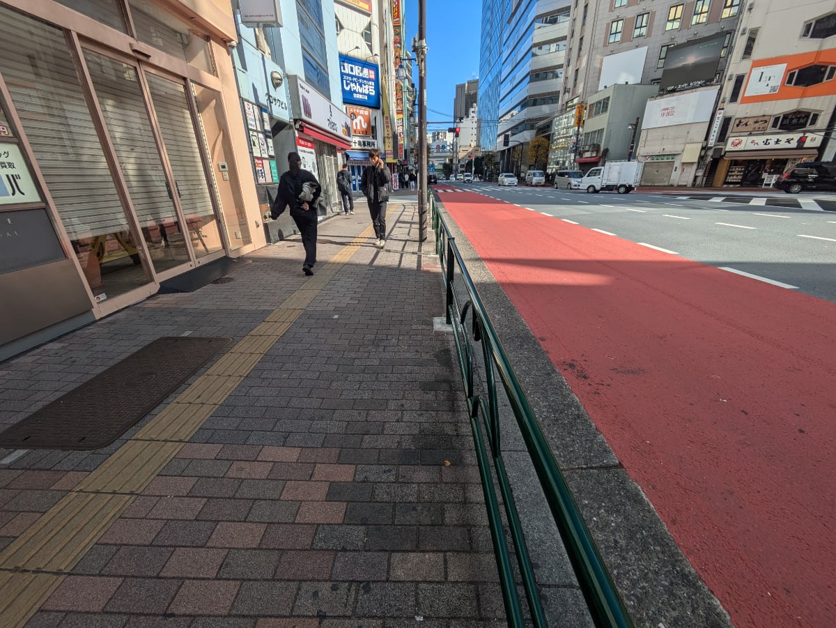 v20251125150804/fresh/building/J00100366985_12
