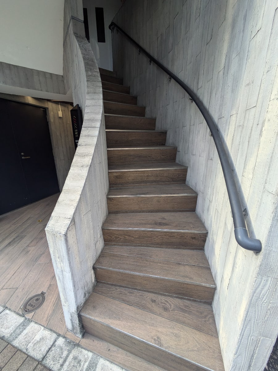 v20251125150804/fresh/building/J00100393323_5