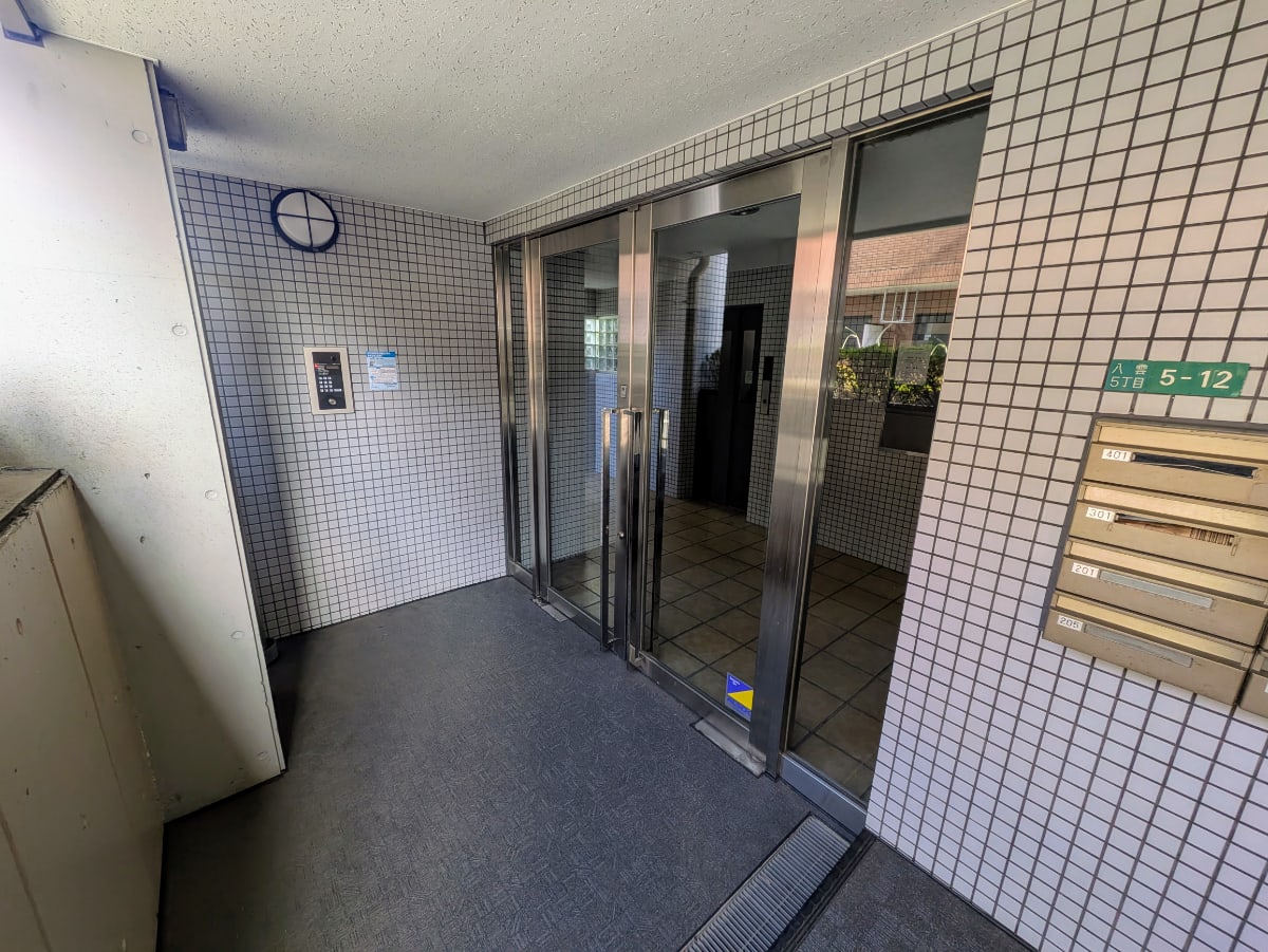v20251125150804/fresh/building/J00100395256_10
