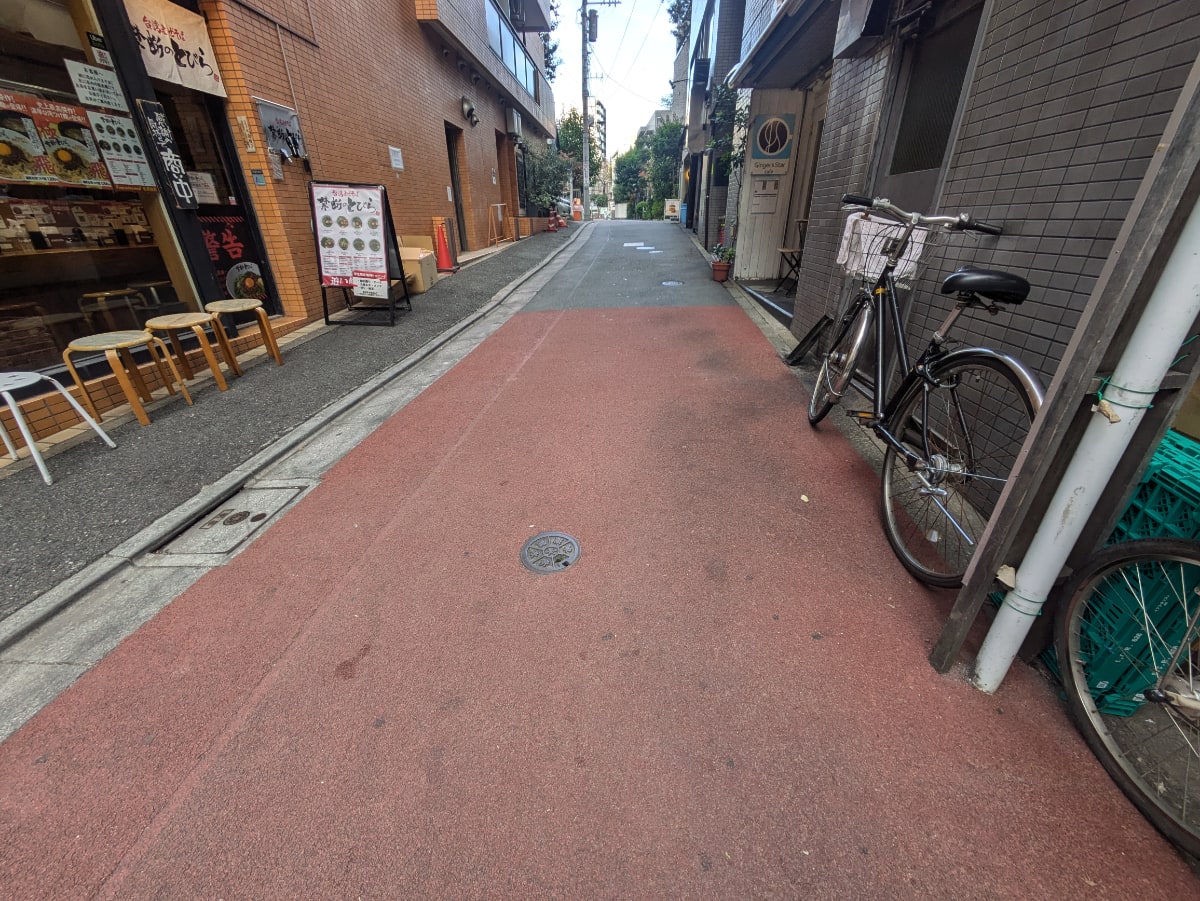 v20251125150804/fresh/building/J00100407881_13