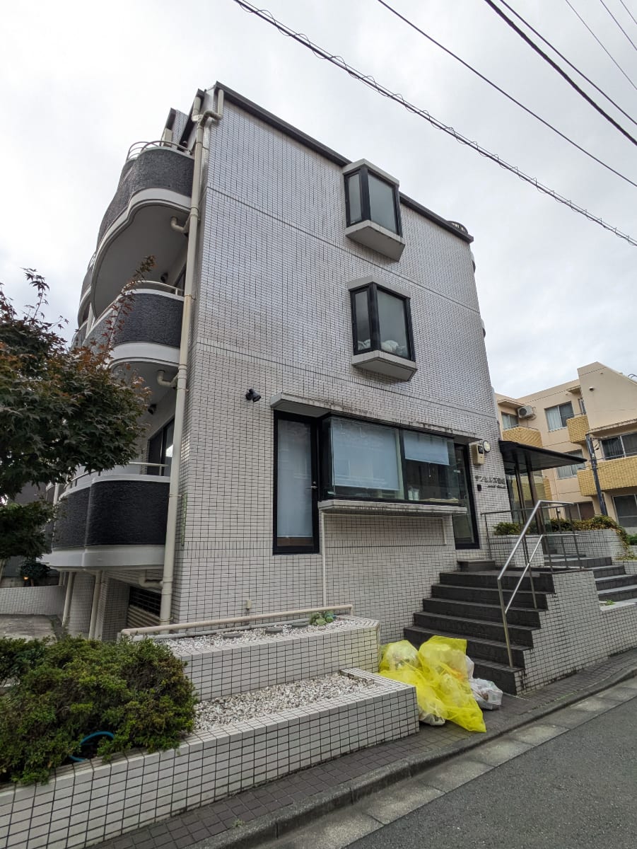 v20251125150804/fresh/building/J00100410400_9