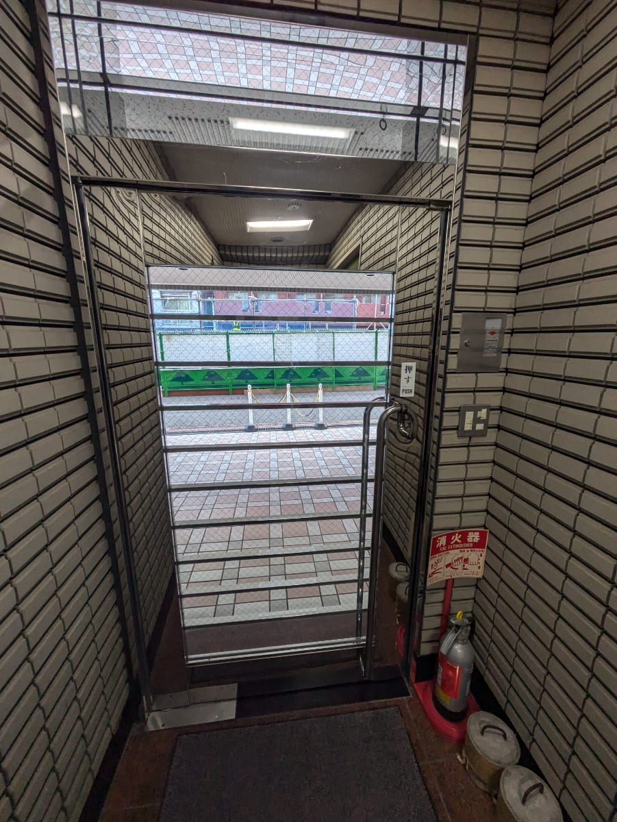 v20251125150804/fresh/building/J00100421428_8