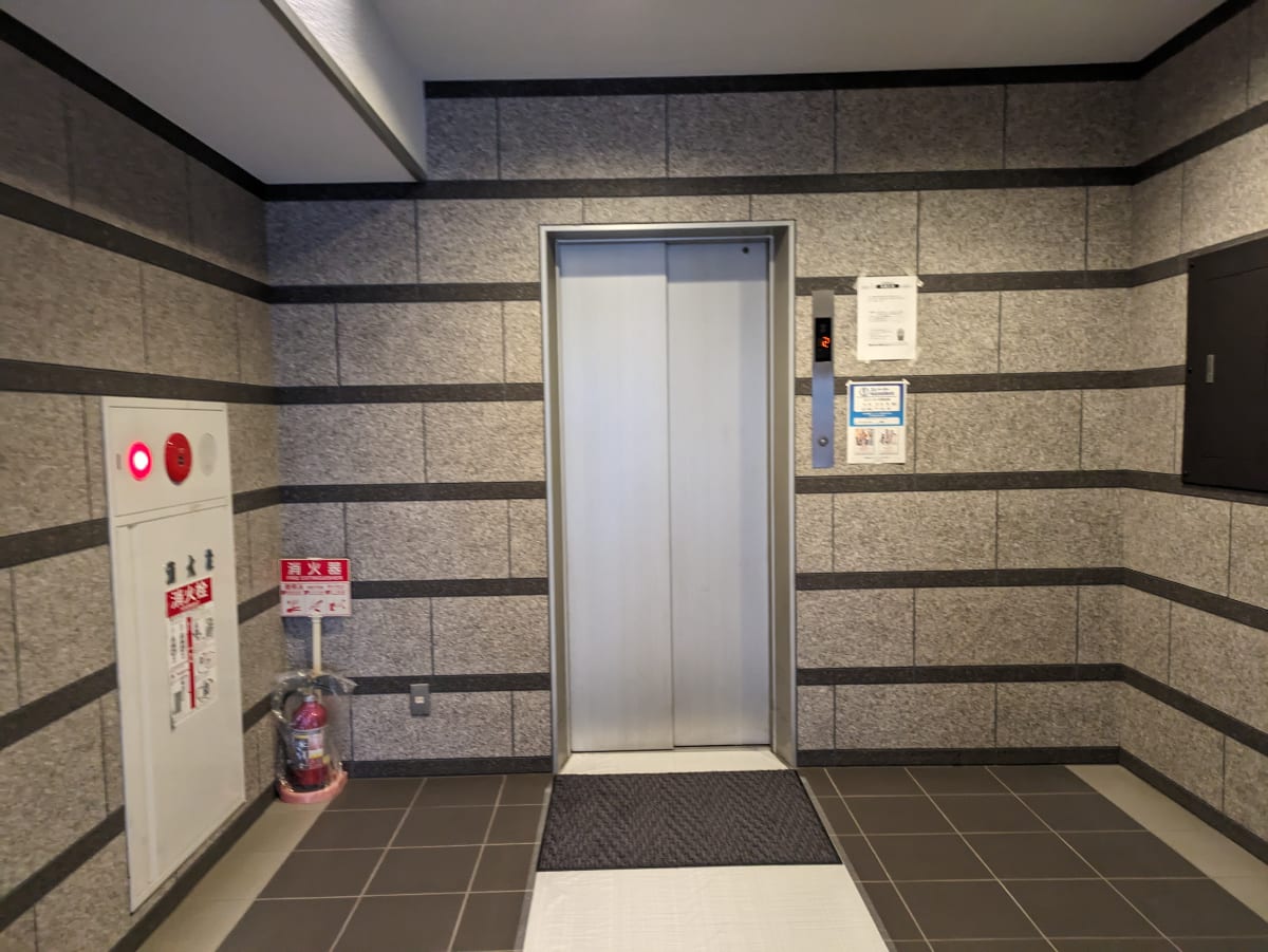 v20251204150956/fresh/building/J00100383684_4