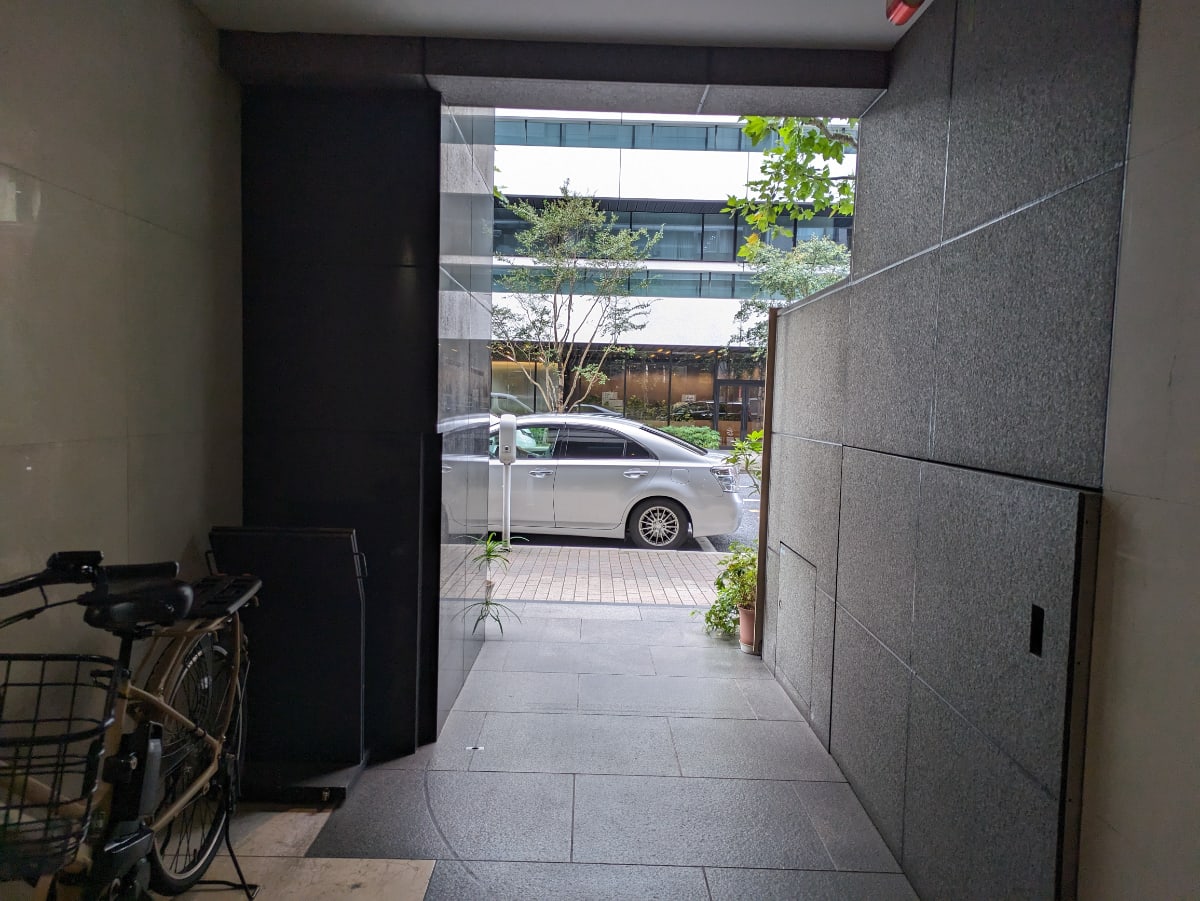 v20251204150956/fresh/building/J00100383749_64