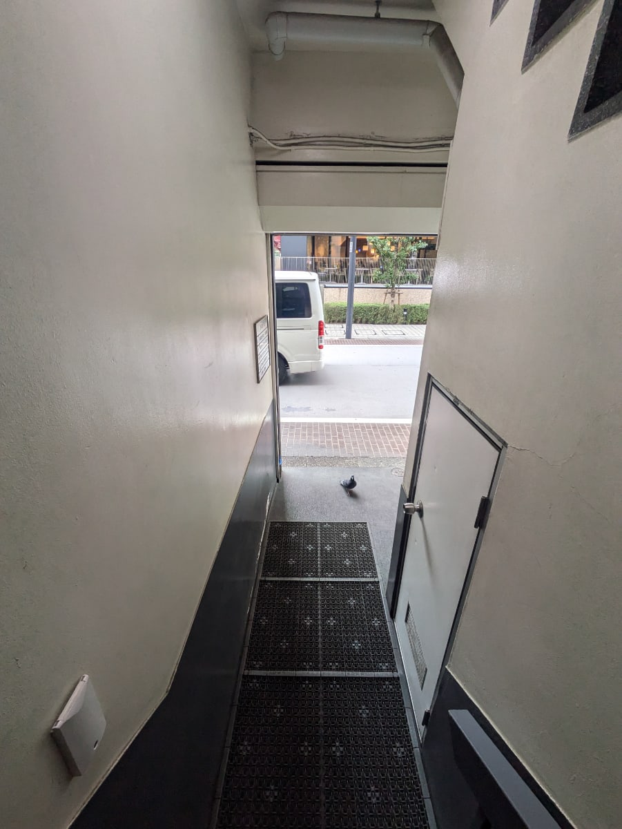 v20251211150803/fresh/building/J00100371518_11