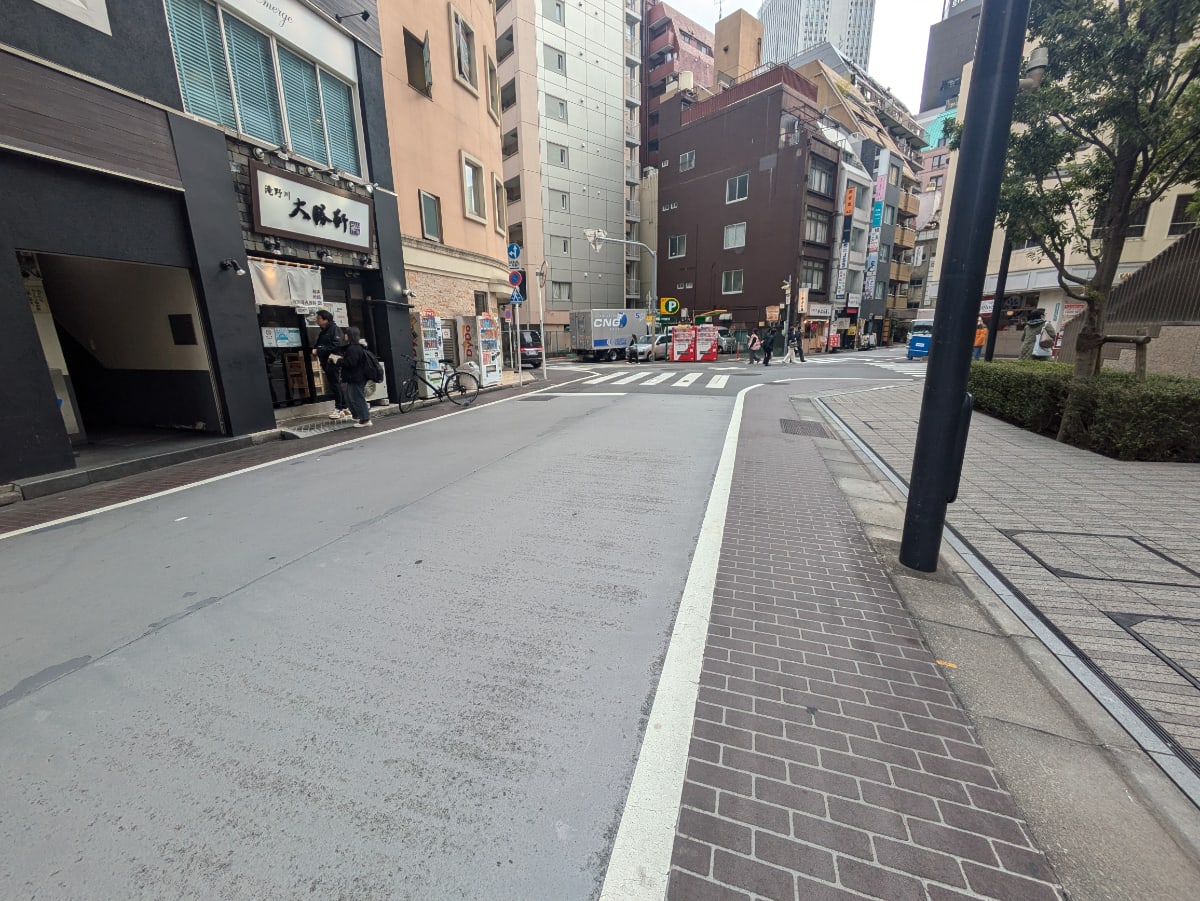 v20251211150803/fresh/building/J00100371518_2