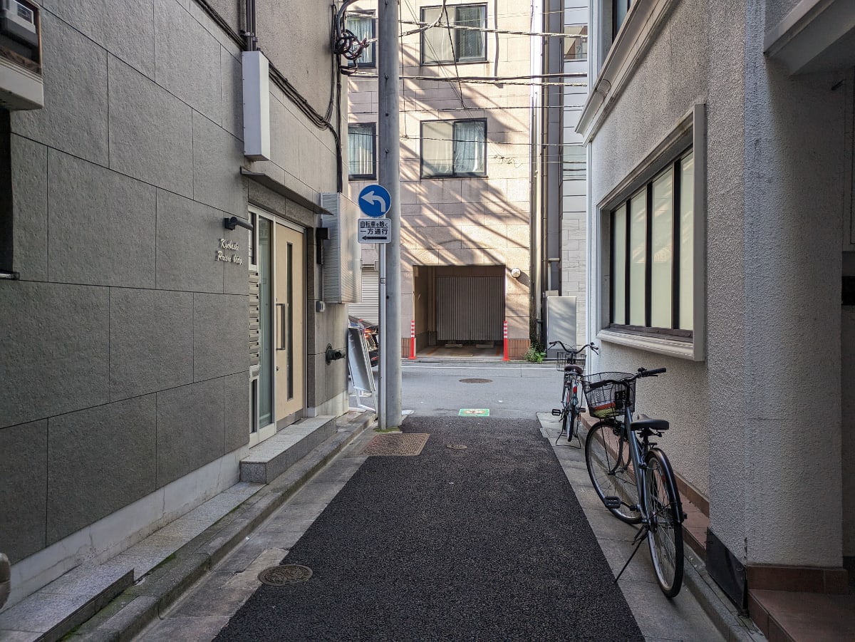 v20251211150803/fresh/building/J00100376577_15