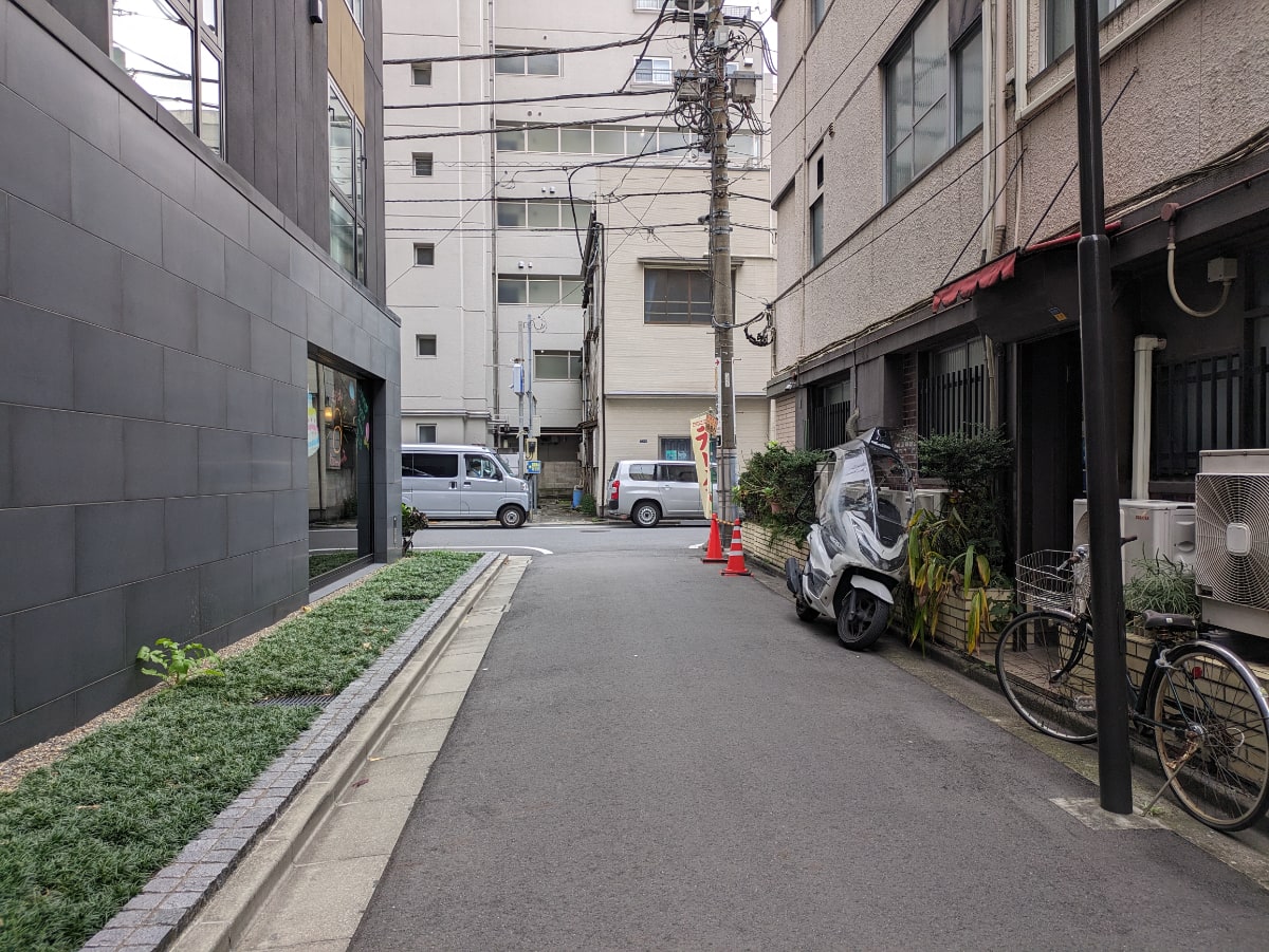 v20251211150803/fresh/building/J00100384737_13