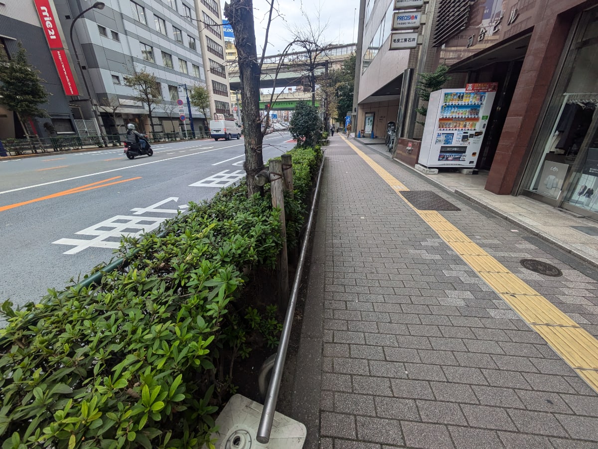 v20251211150803/fresh/building/J00100389022_16