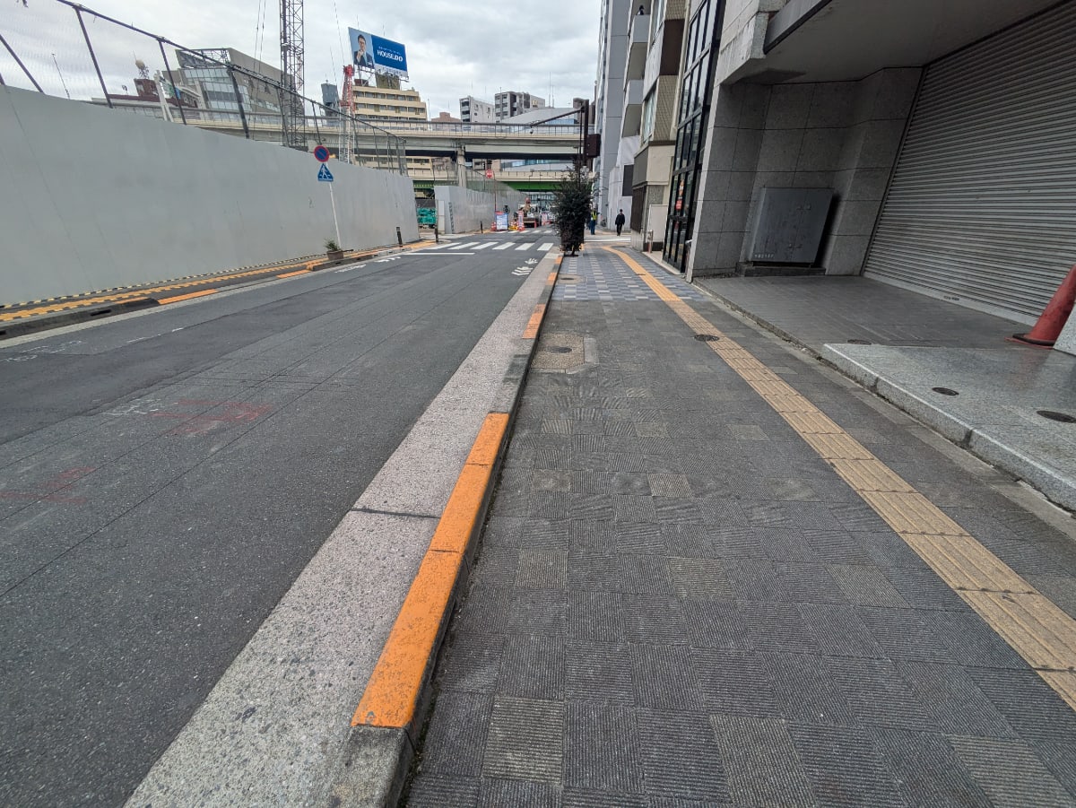 v20251211150803/fresh/building/J00100389028_2