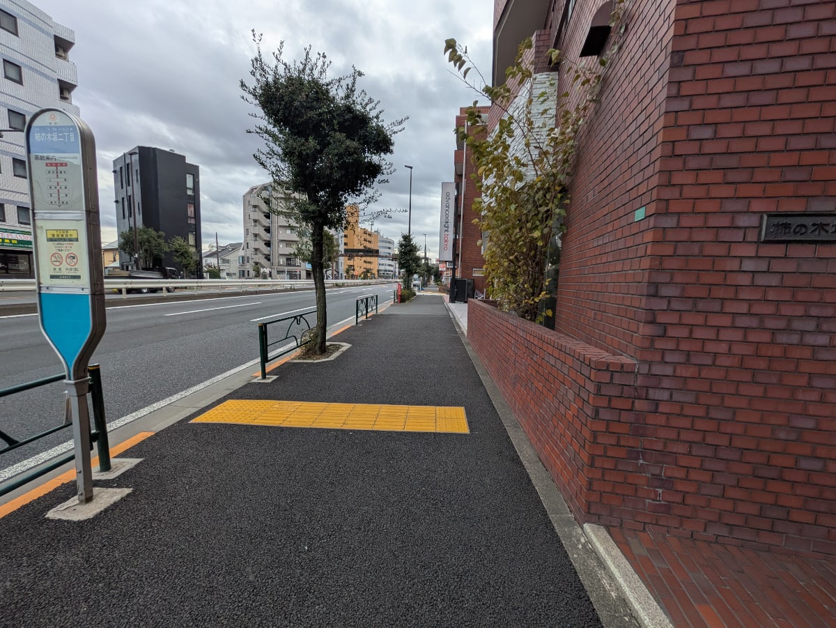 v20251211150803/fresh/building/J00100428170_2
