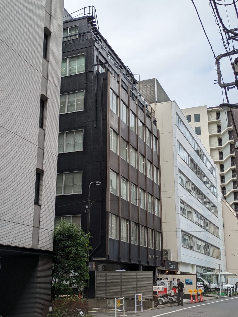 v20251212150907/fresh/building/J00100375318_16