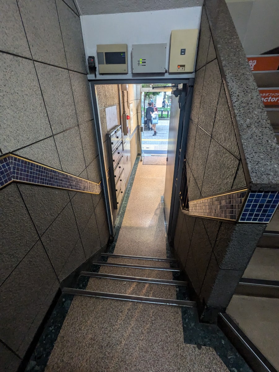 v20251212150907/fresh/building/J00100402762_9