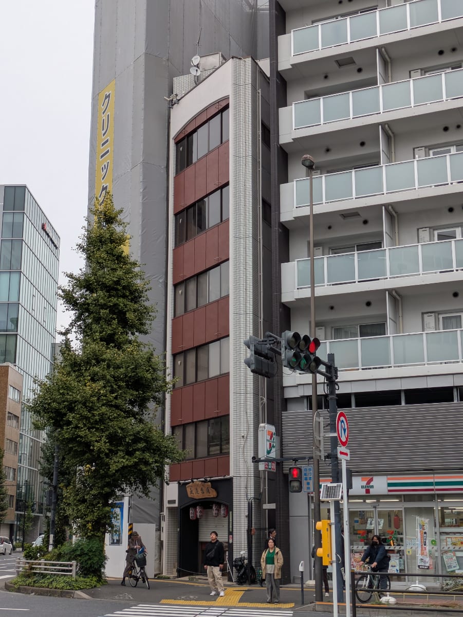 v20251221150706/fresh/building/J00100372630_5