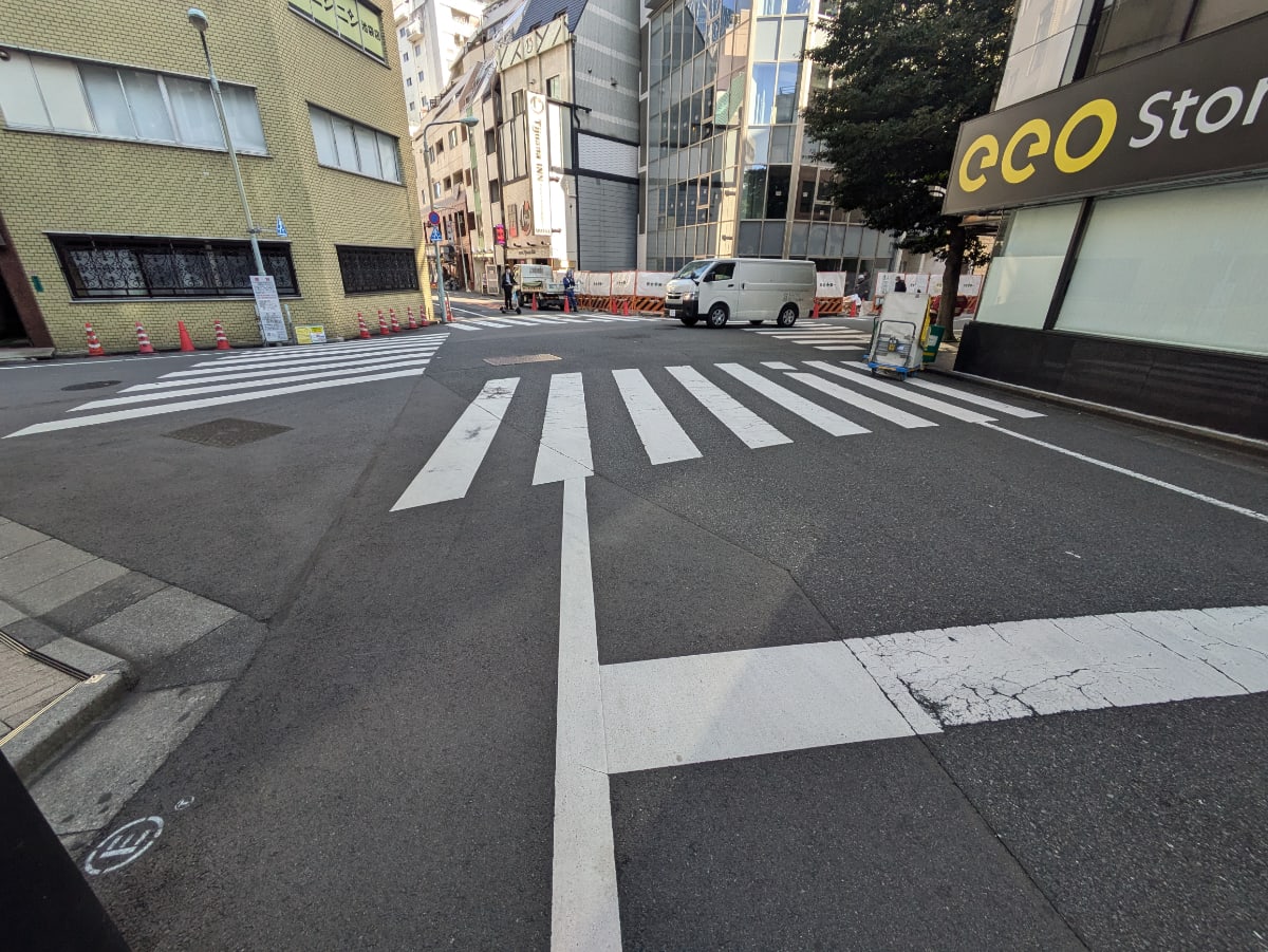 v20251221150706/fresh/building/J00100372696_13