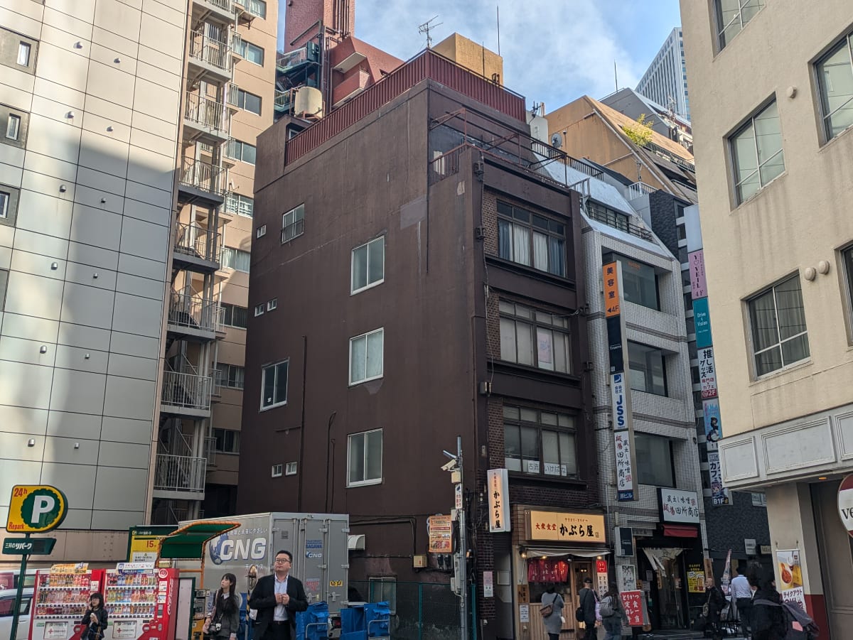 v20251221150706/fresh/building/J00100388569_6