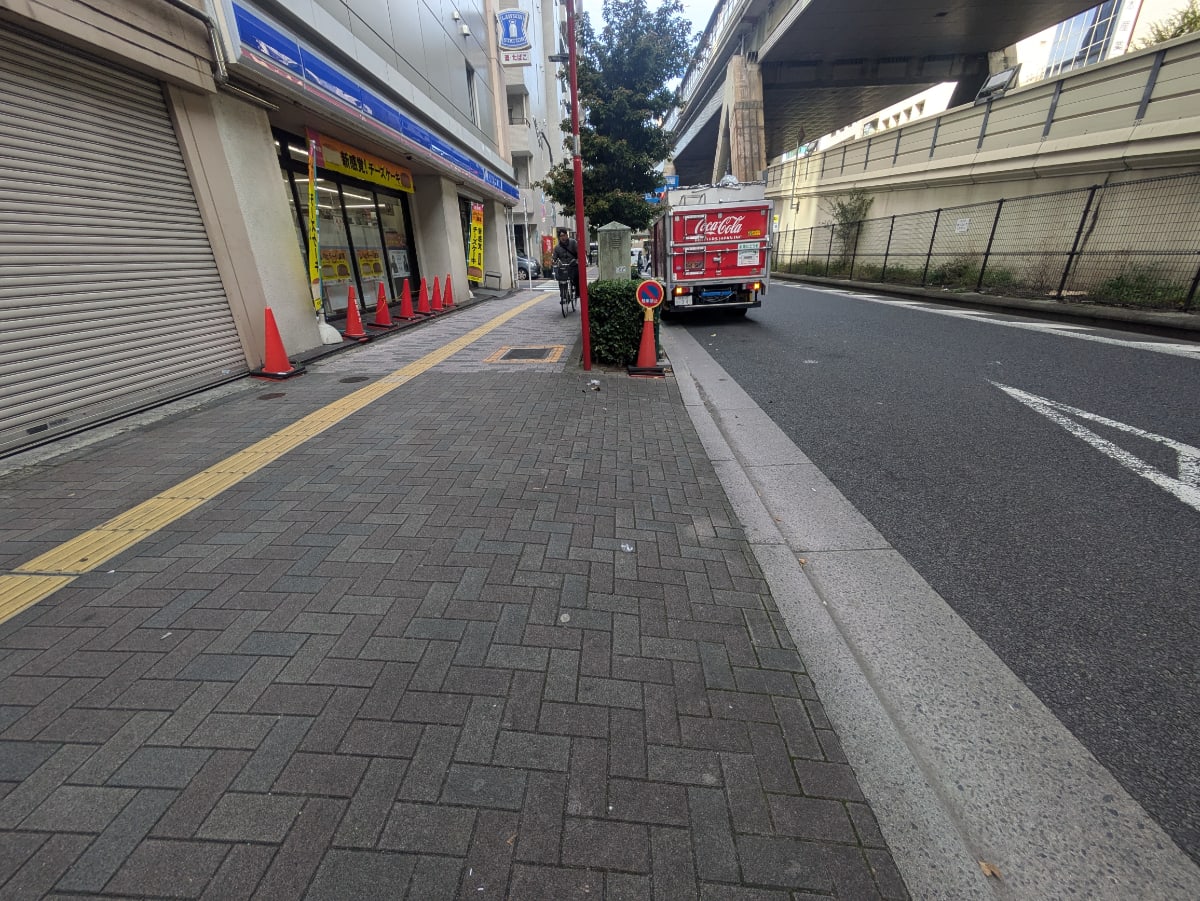 v20251221150706/fresh/building/J00100388623_12