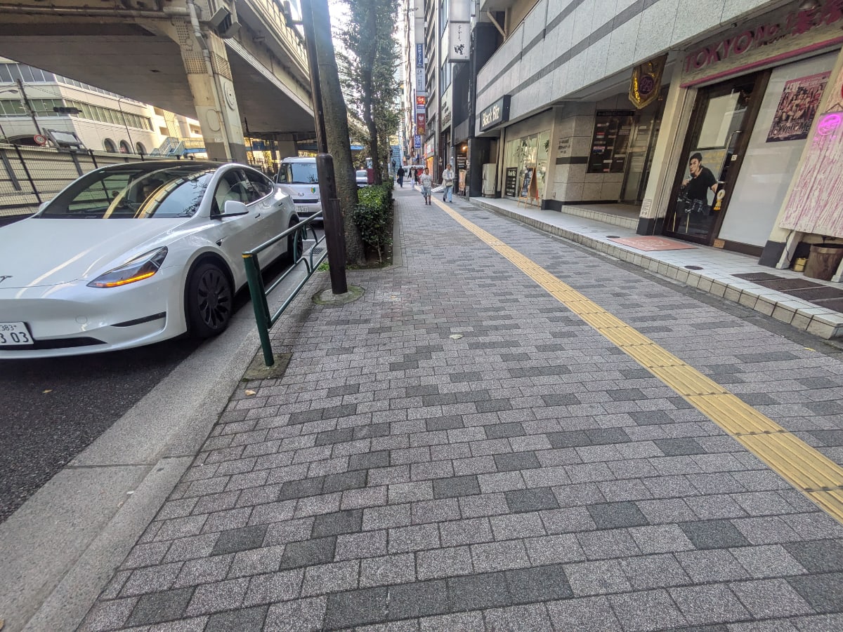 v20251221150706/fresh/building/J00100388625_14