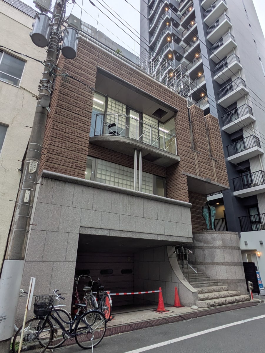 v20251221150706/fresh/building/J00100389983_9