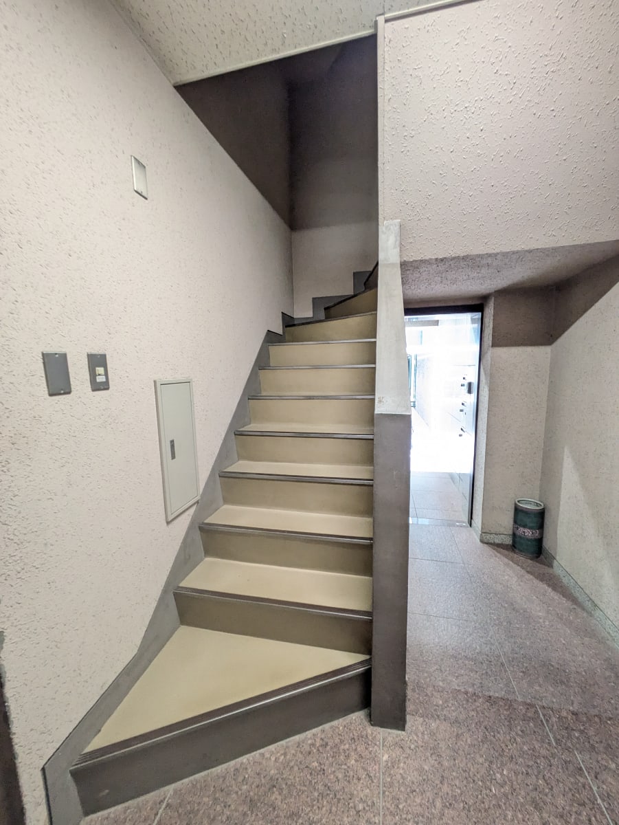 v20251221150706/fresh/building/J00100408956_7