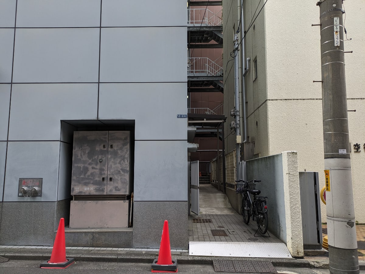 v20251224150804/fresh/building/J00100384677_13