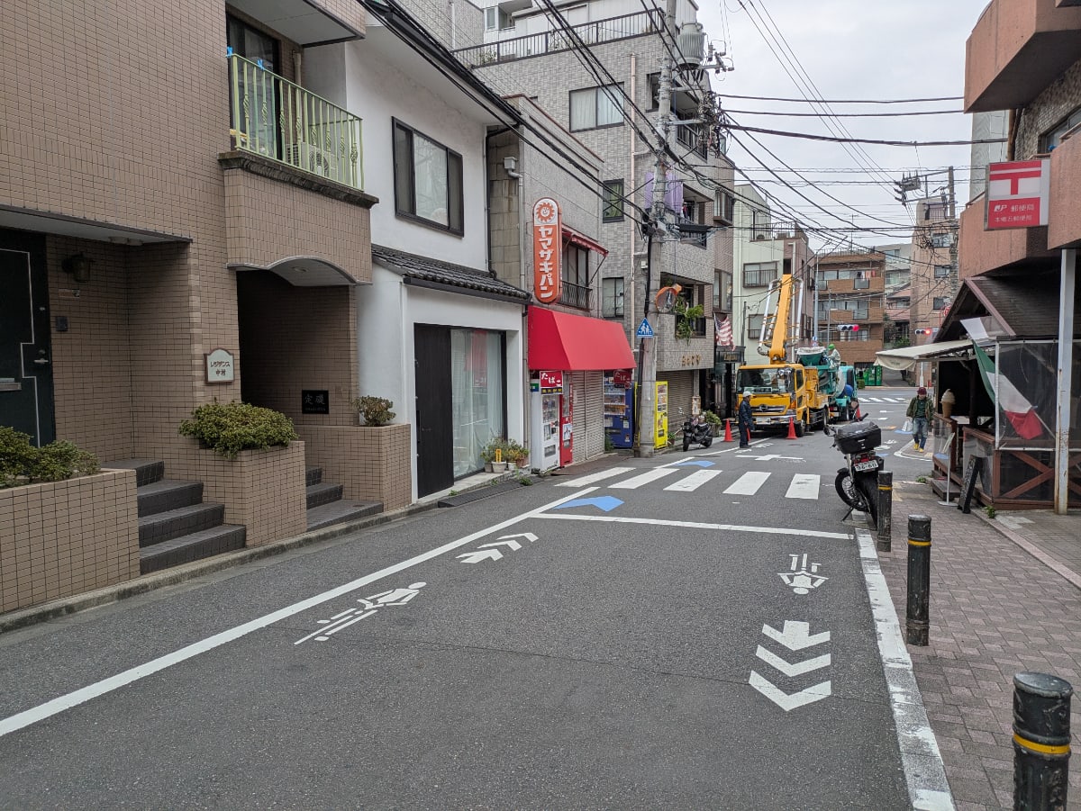 v20251224150804/fresh/building/J00100611220_11