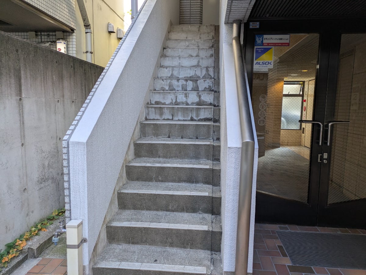 v20260201150652/fresh/building/J00100385950_9
