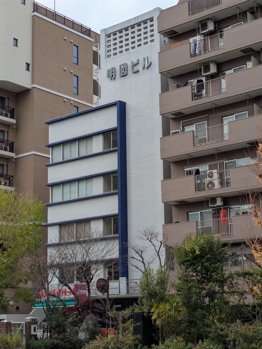 v20260210150910/fresh/building/J00100384928_1