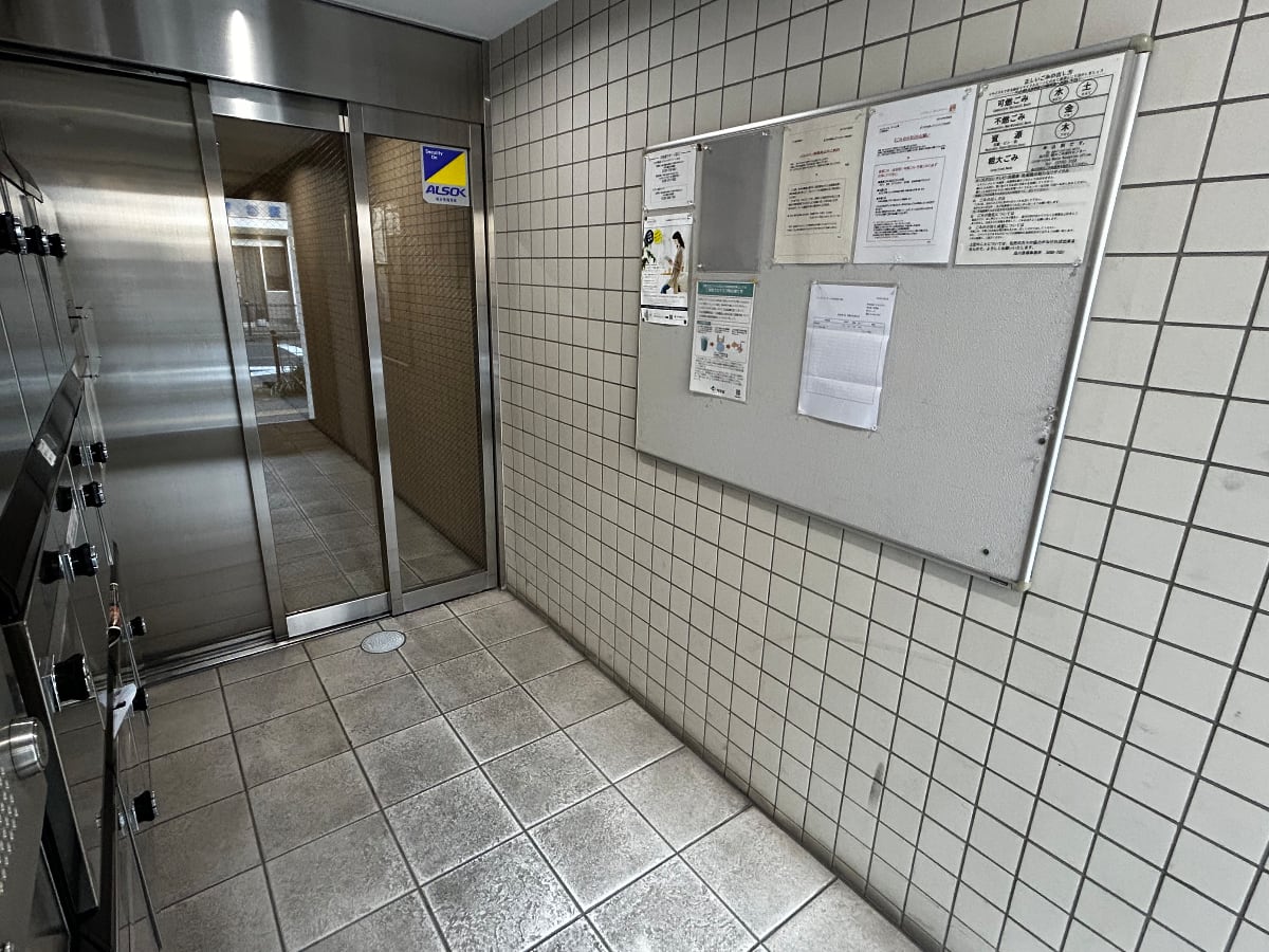 v20260308150643/fresh/building/J00100363057_64