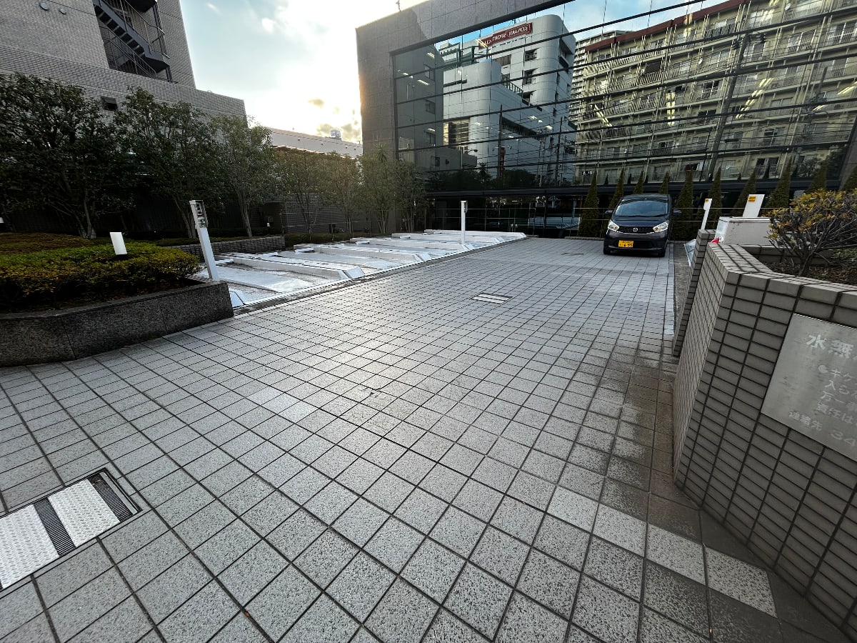 v20260308150643/fresh/building/J00100398236_10