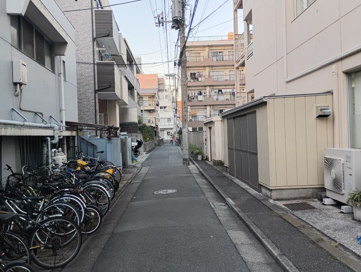v20260308150643/fresh/building/J00100421932_13