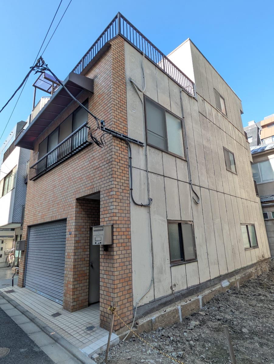 v20260318150758/fresh/building/J00100403983_8