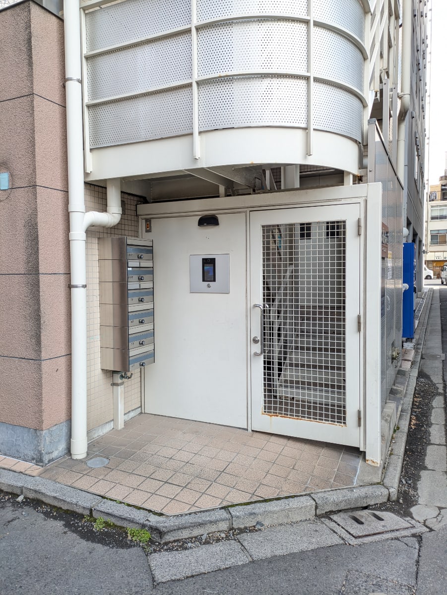 v20260328150635/fresh/building/J00100444242_3