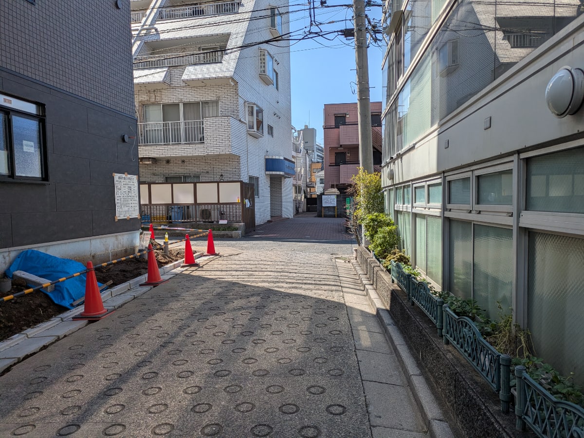 v20260406072300/fresh/building/J00100402775_13