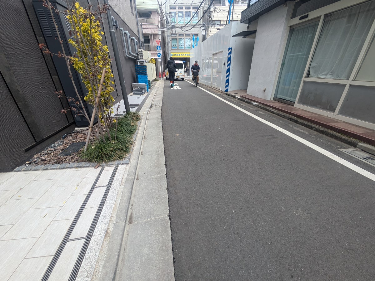 v20260406072300/fresh/building/J00100409207_10