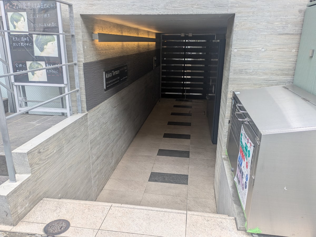 v20260406072300/fresh/building/J00100418895_3